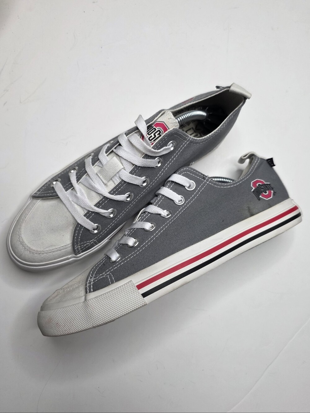 OHIO STATE Buckeyes gray red lace up sneakers women 9 -men 7 SKICKS